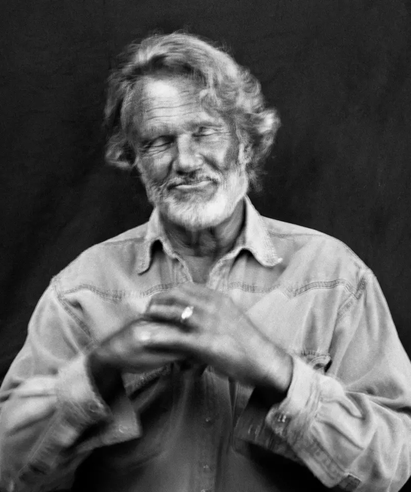 Kris_Kristofferson_2021scan_BW_06_11_RT_Grain
