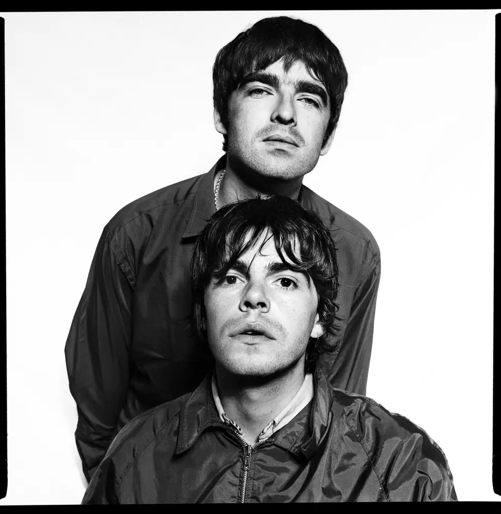 Noel_Gallagher_Tim_Burgess_Oasis_Charlatans_1995_War-Child_03_08