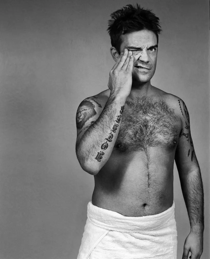 Robbie_Williams_2021scan_BW_05_12_v02
