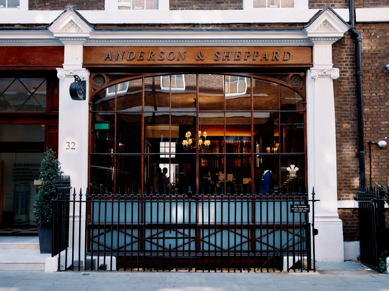 Anderson_Sheppard_Dutch_FD_Savile_Row_0405_lowres_RT